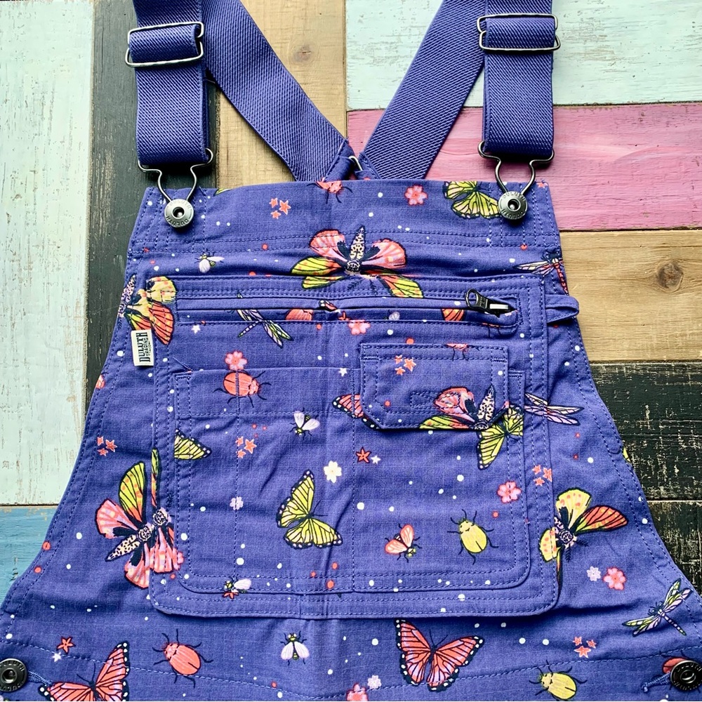 NWT XS Duluth Heirloom Gardening Convertible Bib Overalls Indigo Backyard Bugs - Picture 9 of 13